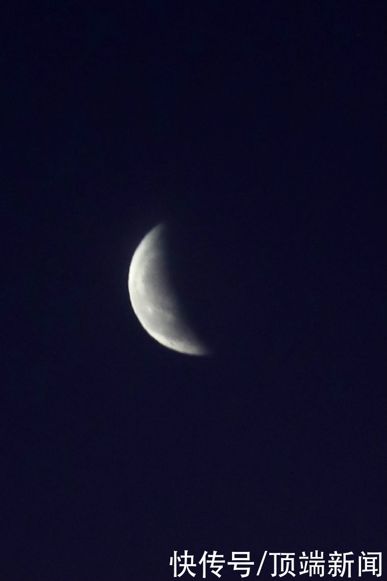 月亮 超级月亮上演“月全食”我省迎罕见带食月出