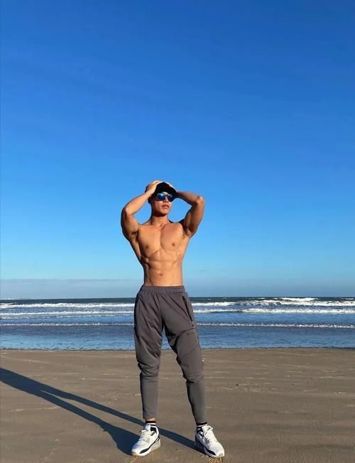 身材|174cm的肌肉爷们看起来像180,这身材简直绝了