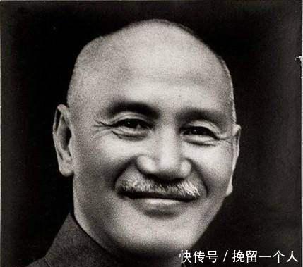 选择了拒绝|美国曾三次想原子弹轰炸大陆,均被蒋介石拒绝,不能做民族罪人!