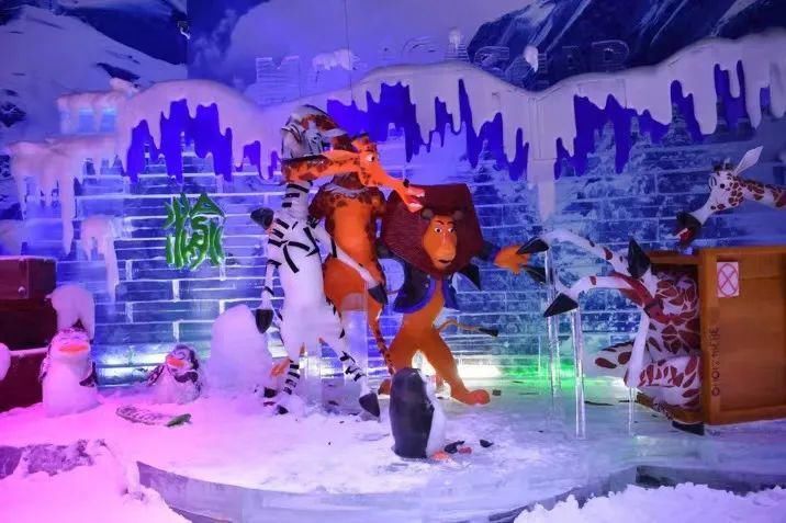 中年|冰雕、堆雪人、冰上过山车……熊企冰雪乐园let's go!