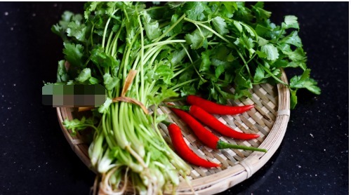 我家|我家过年必吃的一道凉拌菜,一切一拌2分钟做好,开胃下饭解油腻