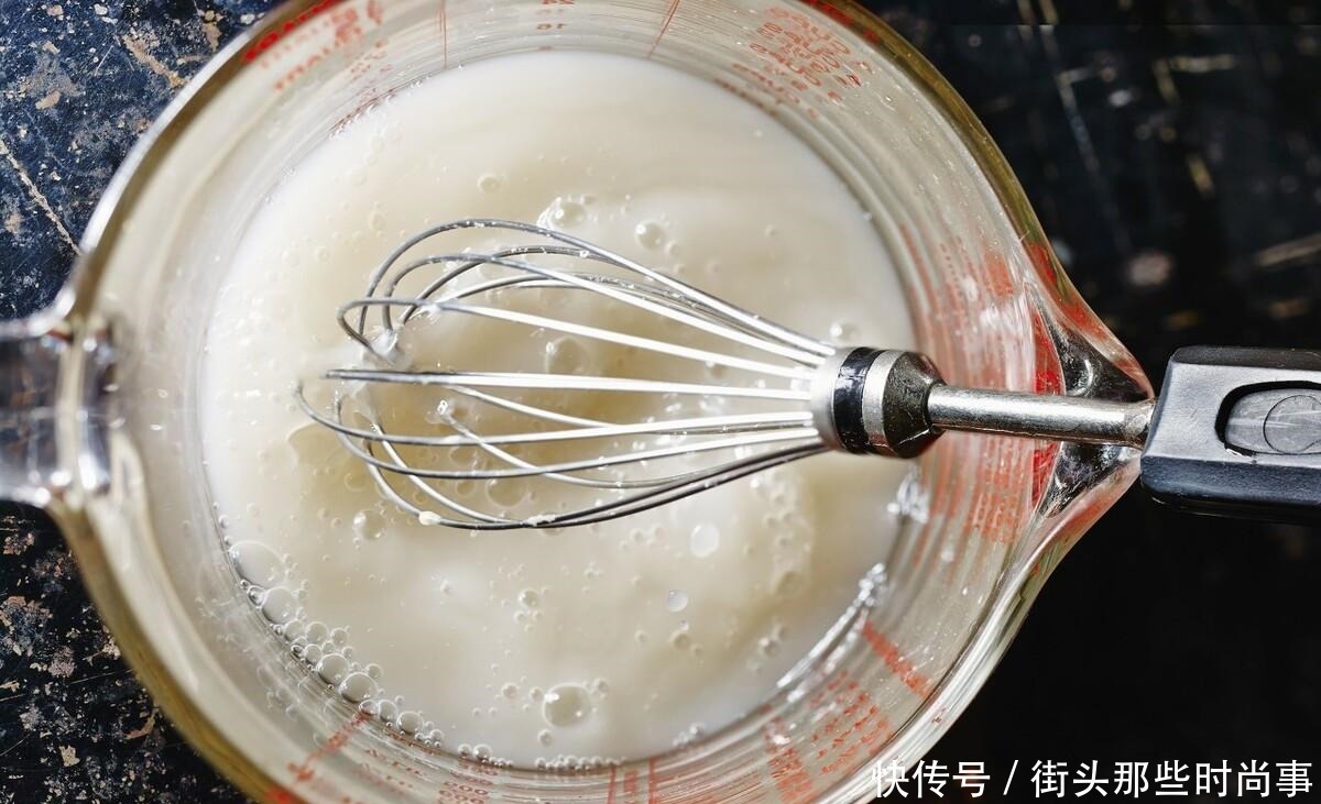 酵母粉|发面,直接加酵母粉是外行,学会这样做,面发得又快又好