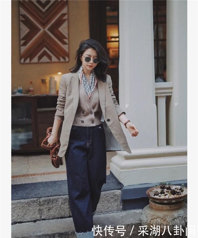 女人过了30岁,不用刻意扮嫩,选择这些优雅得体的装扮