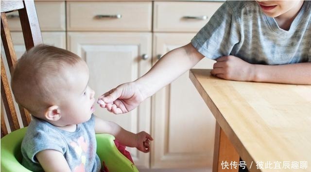 添加|宝宝在1岁前要多喂这类食物，将来说话早、发音准，宝妈早知早好