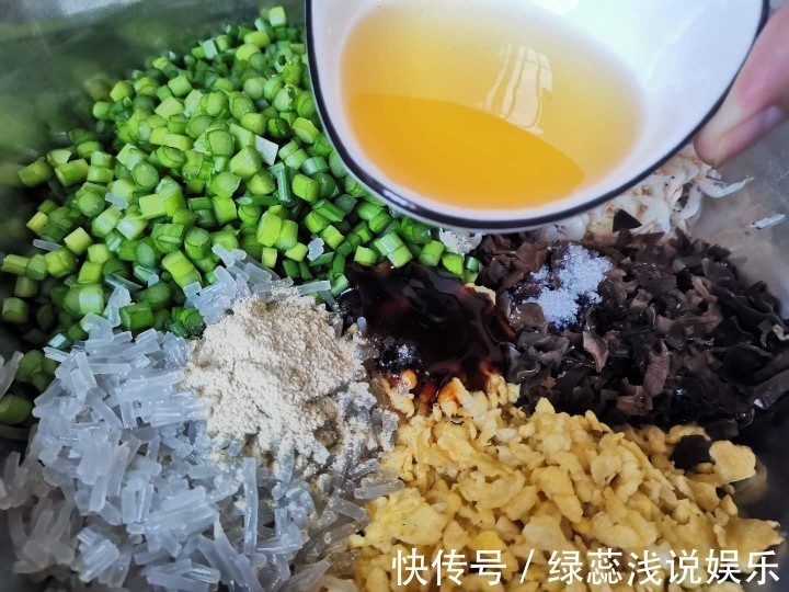 虾皮|夏天吃饺子,就馋此馅!比韭菜鲜,比芹菜香,5块钱能做一大盘