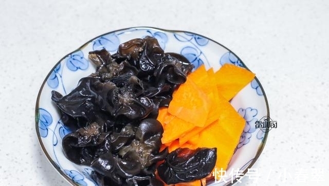 雷小厨|豆腐别再炖着吃了,加这两食材一起炒,喷香下饭,天天吃都不够!