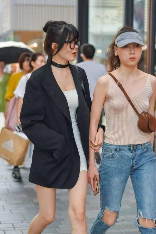 时尚 两套不同风格的穿搭示范,让你拥有性感迷人的气质,时尚又美丽