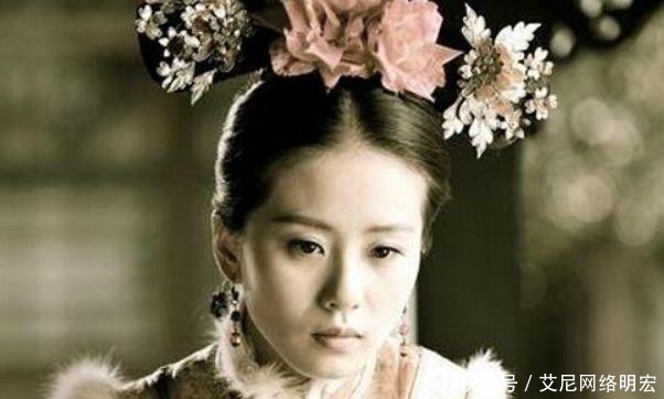 悲喜交加|她出嫁时由康熙亲自护送，怀孕后生下双胞胎女儿，令康熙悲喜交加