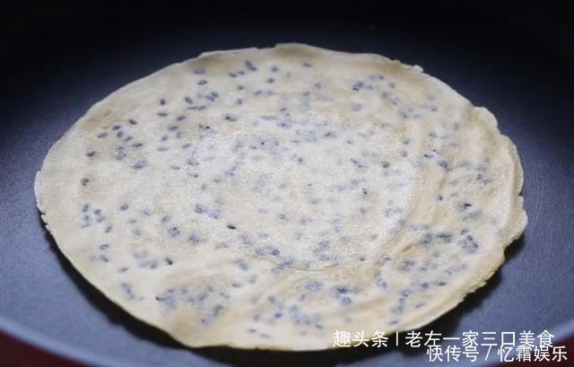 用3个鸡蛋做的小零食,香甜酥脆,平底锅就搞定,比买的还香