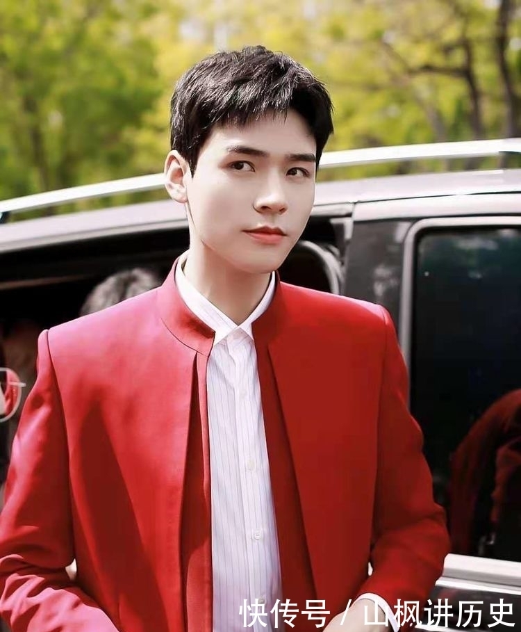 肖战龚俊同台引不满?波浪钉CP粉内涵越火盆,悦享会聚集四代耽改