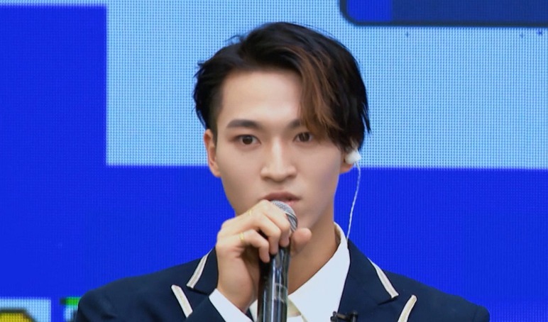 《创4》总决赛,25位学员分2组solo,多人已提前锁定成团位