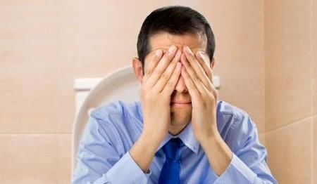  痔疮发作，痛苦难当？常吃这几种食物，痔疮可能悄悄远离你