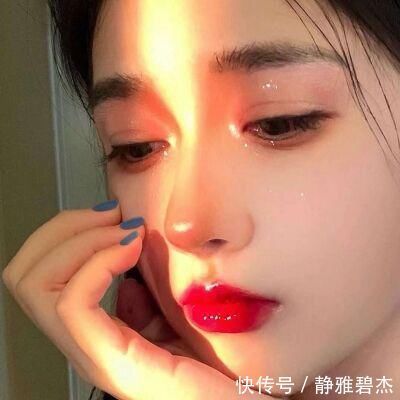 女生眼睛若有这“3特点”,天生自带“眼妆”,长大迟早逆袭校花