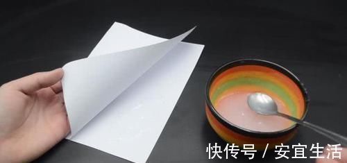 胶水|贴春联别用胶带了，教你一个简单的方法，美观又牢固，撕下不留痕