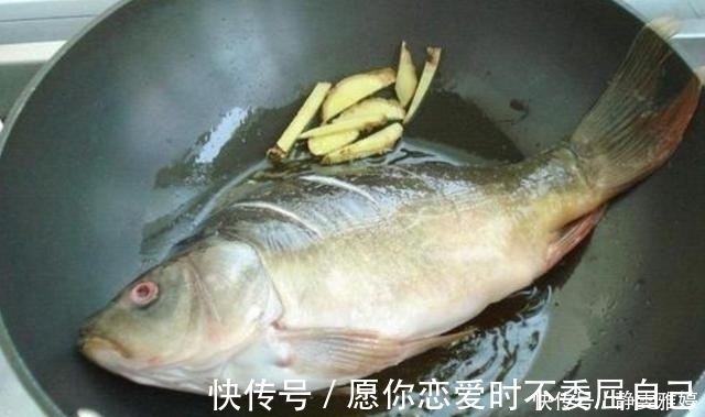 烹饪方法|不管炖什么鱼,都别放“它”,不然鱼腥味会锁里,汤难喝又浑浊