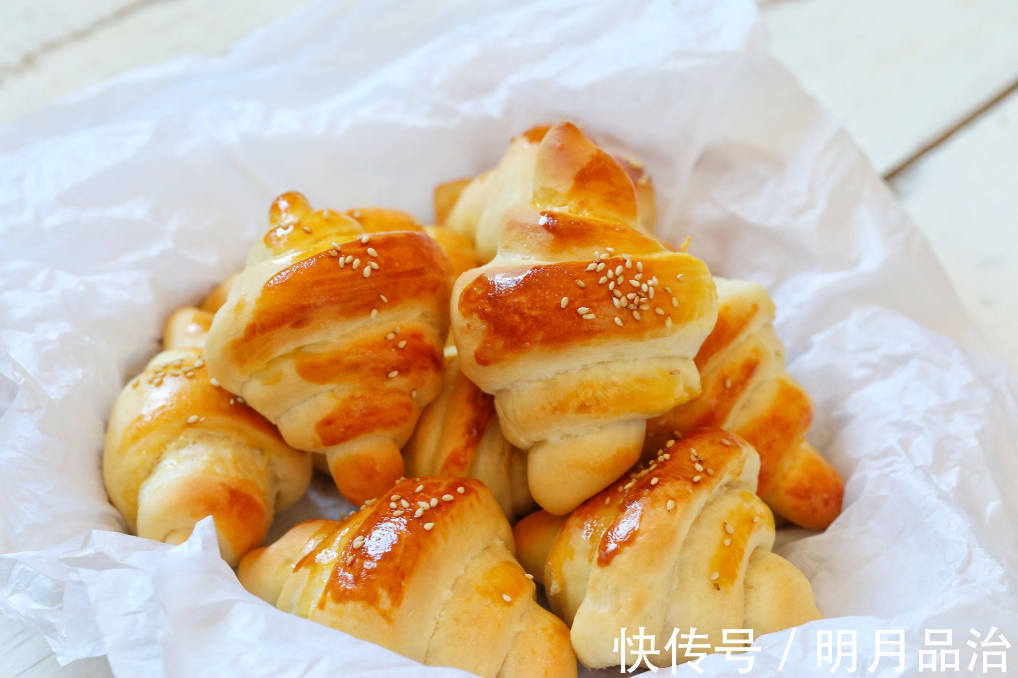 不用黄油也能做的面包，松软好吃，奶香浓郁，孩子早餐最喜欢它