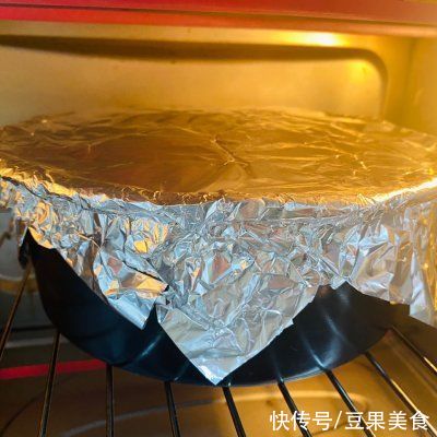 那一碗令人神往的蒜蓉锡纸烤花甲