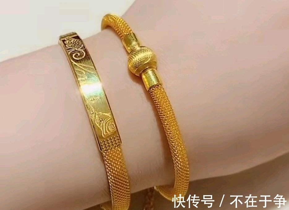 女性 手镯不能随便戴,18岁到50岁的女性,不同年龄段要戴不同的手镯!