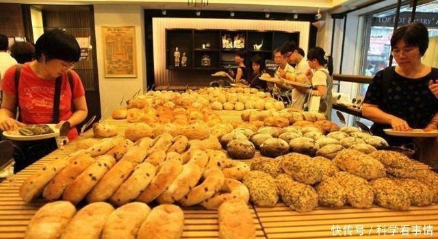 豌豆粉|到面包店,遇到这4种面包不要买,面包师不懂的人才经常买的吃