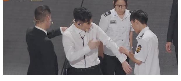 大湾区|《3189》太难驾驭,大湾区组全员反差萌,陈小春称赞张智霖是宰相