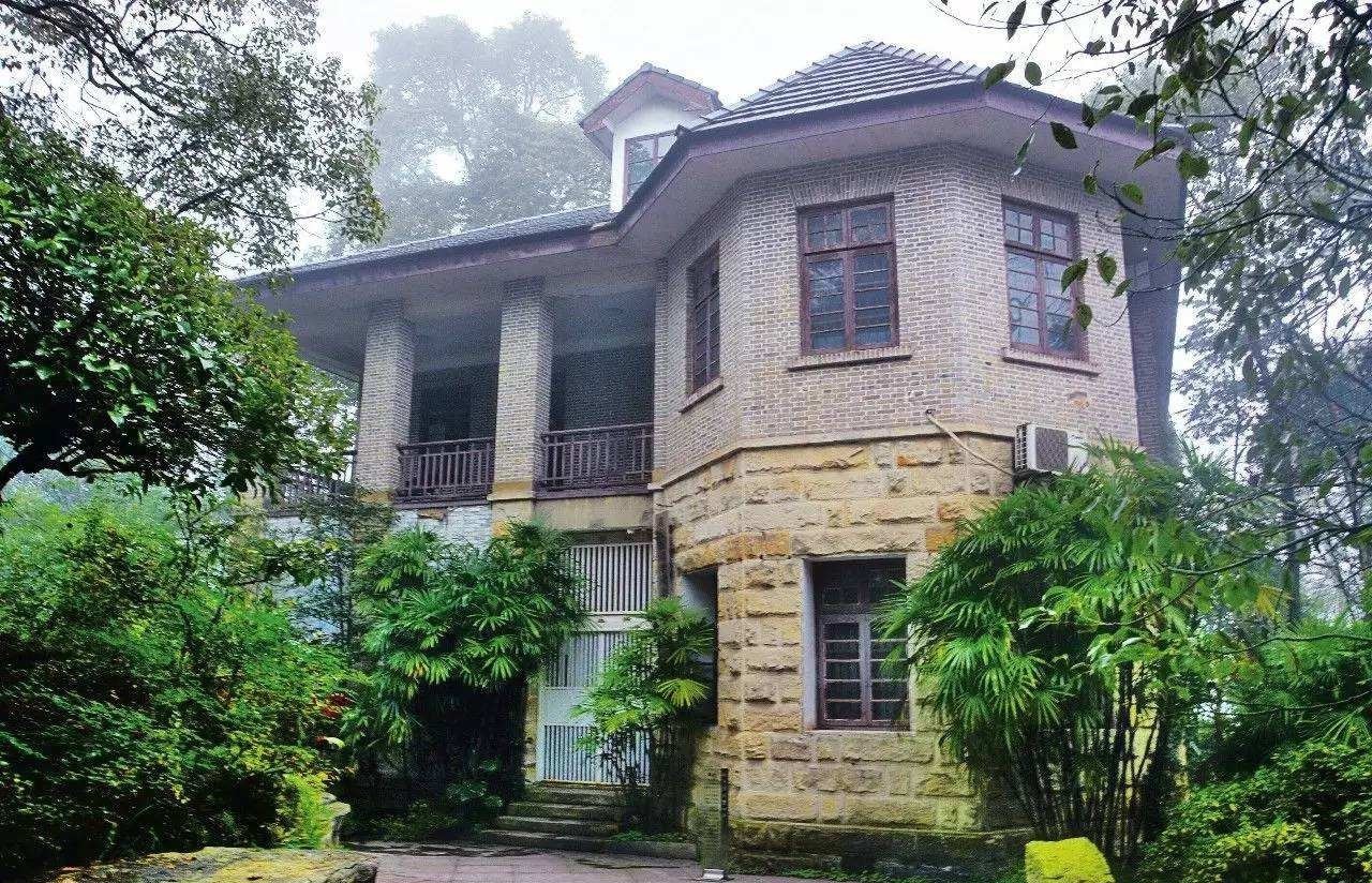 青帮|杜月笙一生挥金如土,盛传其富可敌国,如今富豪榜上能排第几?