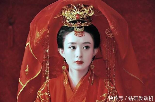 现在的造型师都变懒了，一顶发冠就解决了扶摇她们的新娘造型