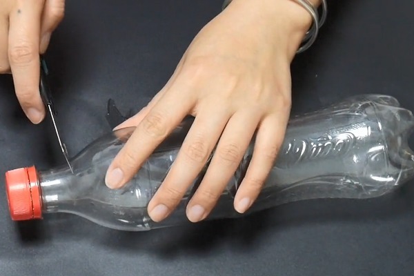 在橙子上粘1个塑料瓶口,解决了家家户户的烦恼,学会受用一生!