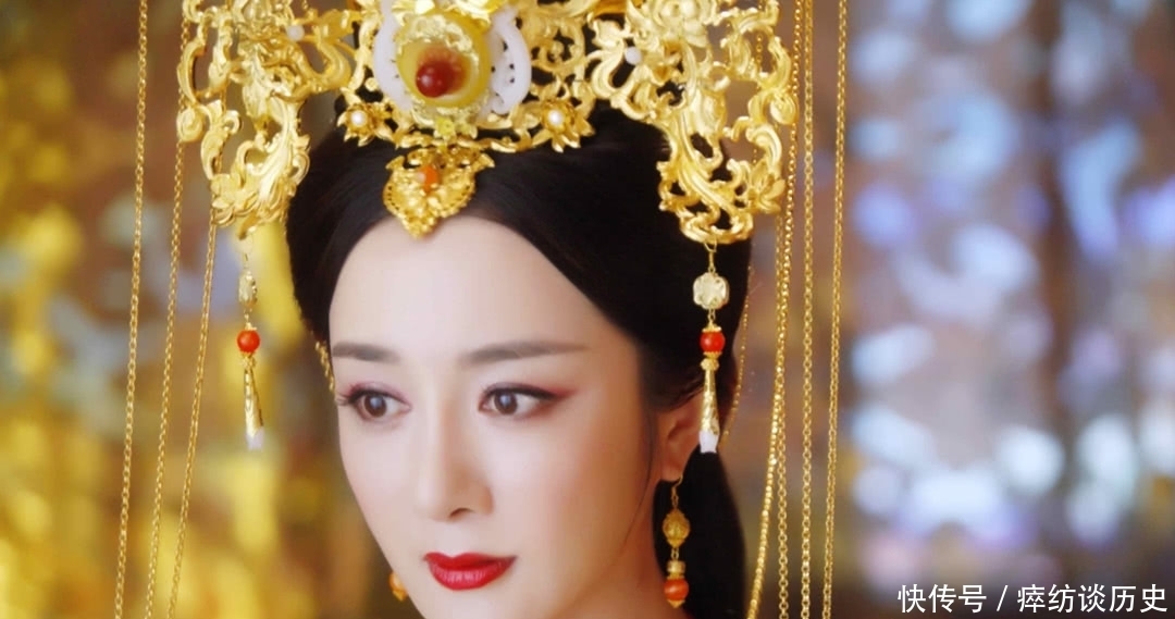 史上最传奇的国丈，本人是超级帅哥，三个女儿分别是三个朝代皇后