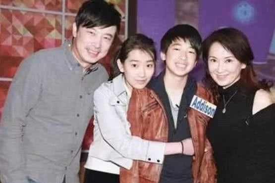 曾因《雪山飞狐》大红,不嫁富豪嫁爱情,如今女儿美貌不输杨颖 曾因《雪山飞狐》大红,不嫁富豪嫁爱情,如今女儿美貌不输杨颖