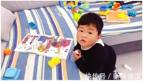 粑粑|两岁宝宝亲吻爸爸后,从“好臭”到“好香”,我看到了孩子的成长