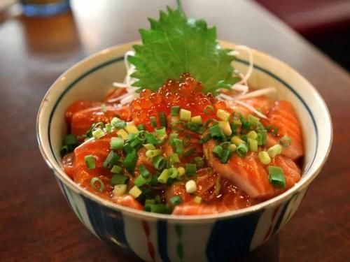 你吃过日式盖饭吗,都可以放在米饭上吃