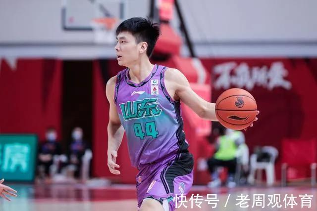天津男篮|山东男篮到达长春赛区,张庆鹏加入天津教练组,三人留守济南!