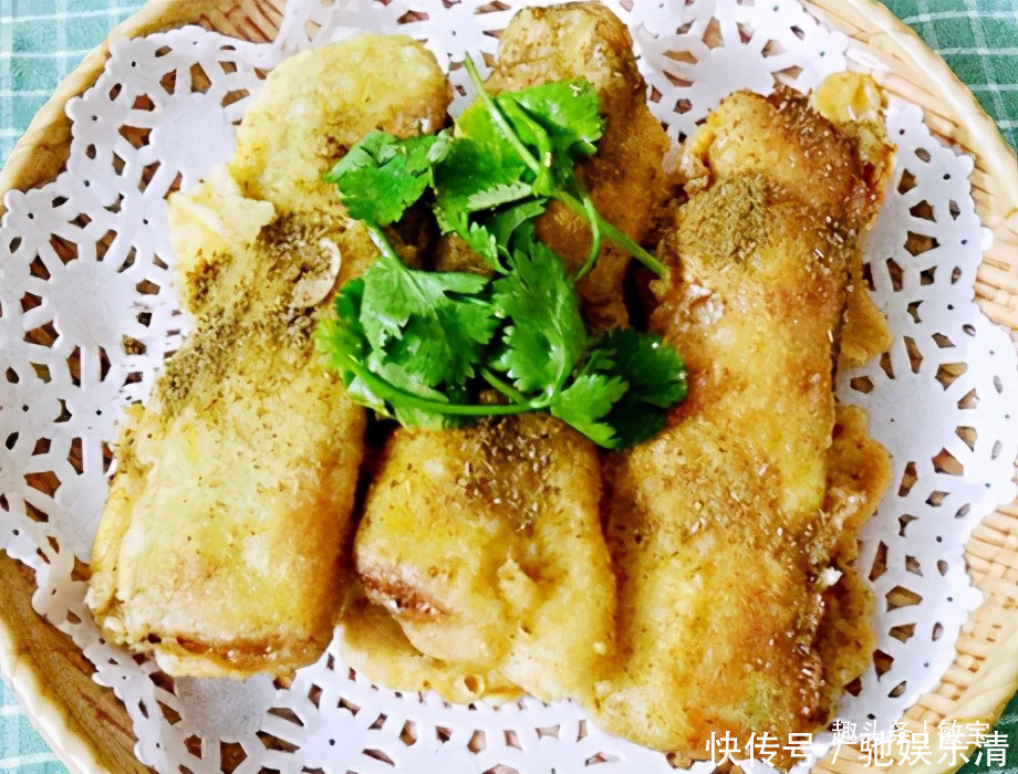 油炸食品|炸带鱼想要好吃，裹面粉还是淀粉大厨教我正确做法，带鱼香又酥