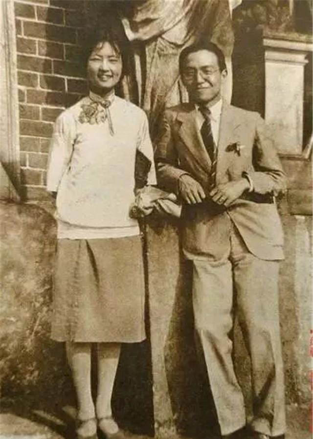 中国建筑史$林徽因病重,梁思成每日在床边照顾,后娶二妻林洙,却拿来当保姆