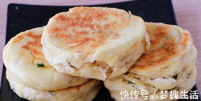饼子|懒人葱花饼，年夜饭我家最爱的主食，不和面不揉面，个个松软多层