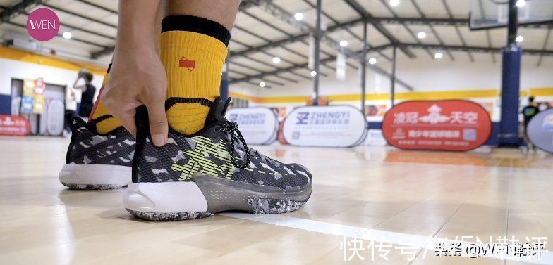 鞋带 有火影联名才二百,透气耐磨的进击3能成为实战好鞋么?