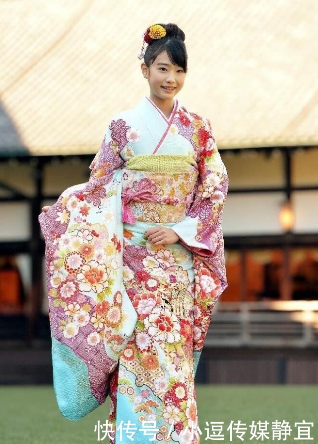 枕头|日本的服装原来是抄袭中国的，但和服后面为什么要“背个枕头”？