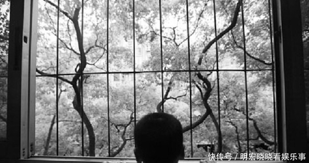 16岁自闭症少年手写“印刷体”,字迹如同印刷机,得700万点赞