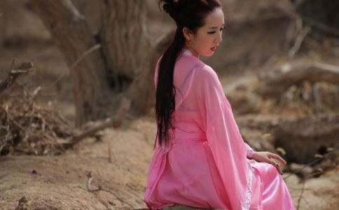 妻妾成群|世人常说,老牛吃嫩草,却不知下一句才是精华,多数人不知道