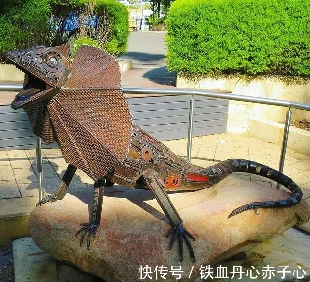 朋克感&草根艺术家用260个小时,打造废品雕塑,机械朋克感十足