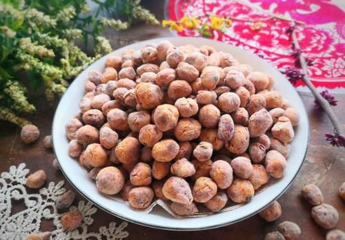 便秘|早晨起来空腹吃几粒花生米，三大好处不请自来，老人小孩多吃点