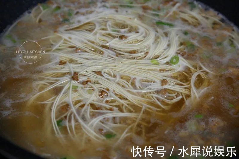 10分钟早餐面，肉末和面条的搭配，好吃到连汤都不想剩下