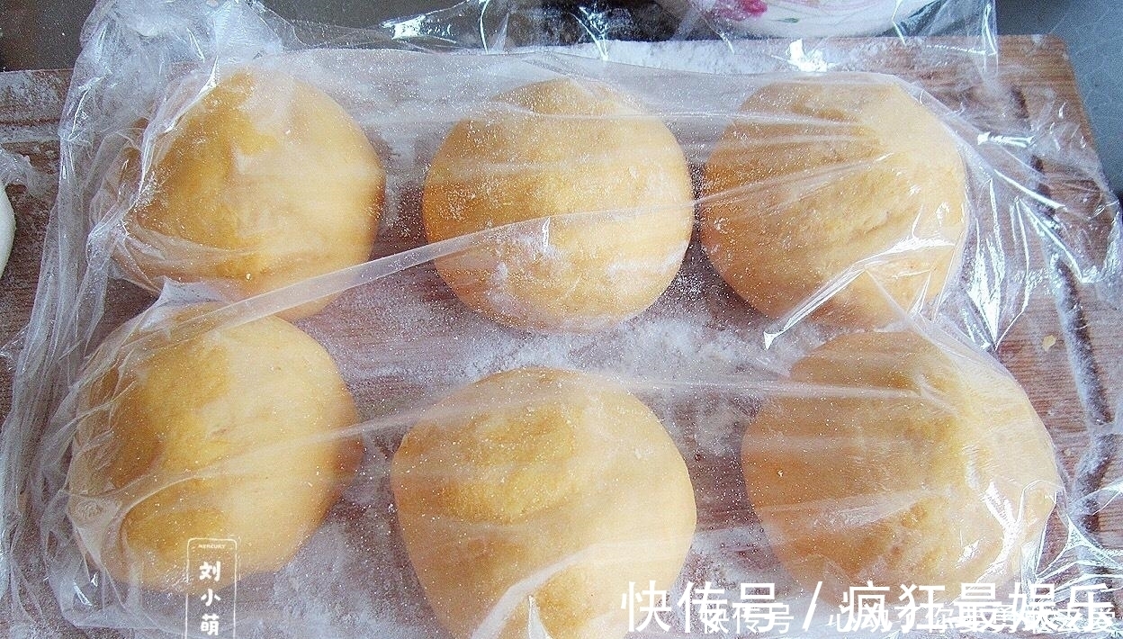 面团|千层饼这样做，可甜可咸，有技巧无难度，我家隔三差五地吃