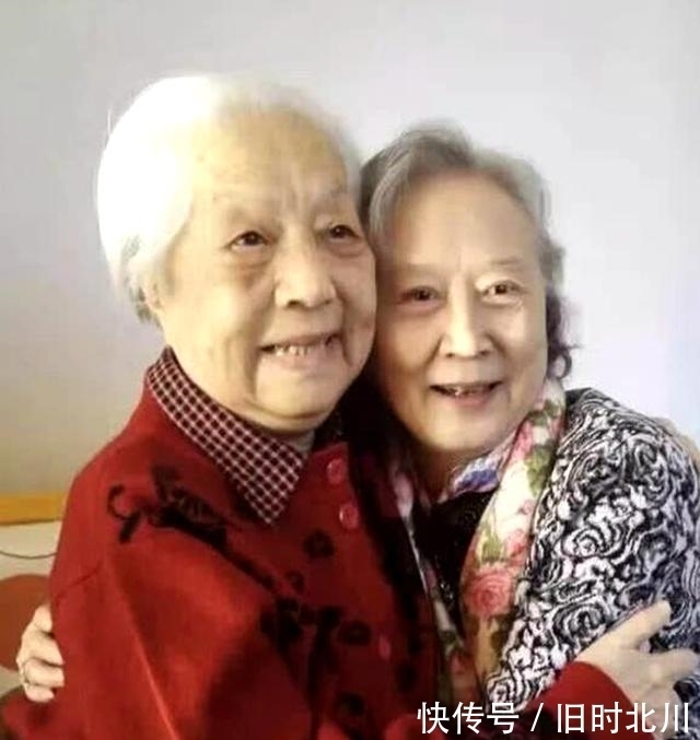 沙家浜&难忘八大样板戏中两位著名奶奶，她高寿离世，她却突发脑溢血去世