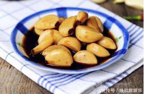 大蒜生吃等于是白吃,营养专家教你正确营养吃法,一上桌就抢光