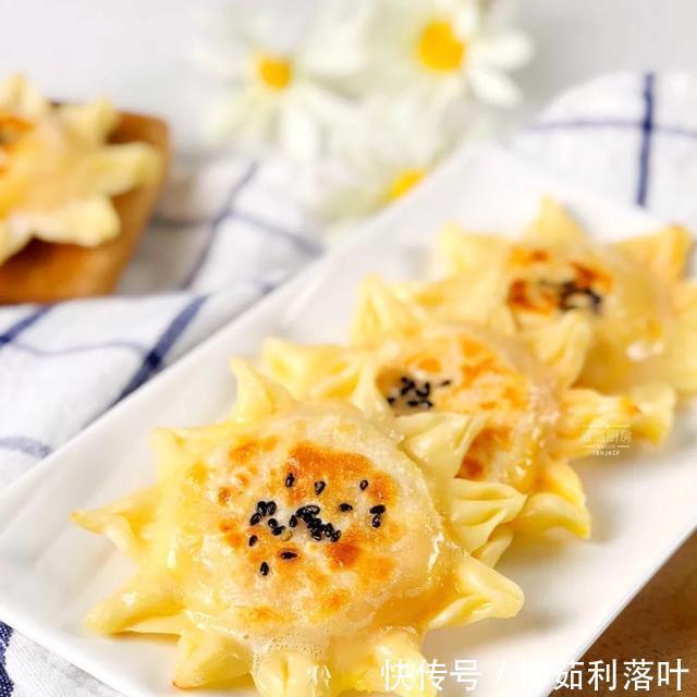 饺子皮|一个红薯,几张饺子皮,这样做香酥可口能拉丝,孩子超爱吃!