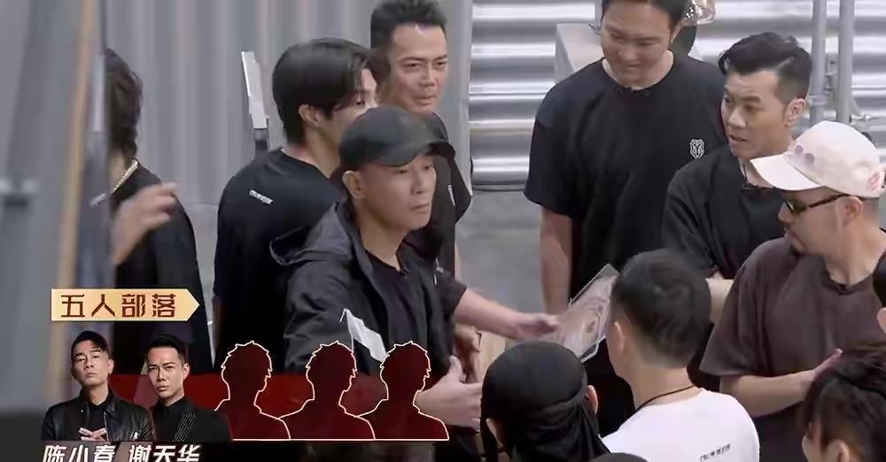 代表隊|《披荊斬棘的哥哥》的兩個大哥!陳小春讓GAI乖巧,熱狗怕趙文卓