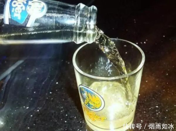 玻璃|玻璃脏了别傻傻爬窗擦教你一个笨方法,玻璃干净半年不用擦