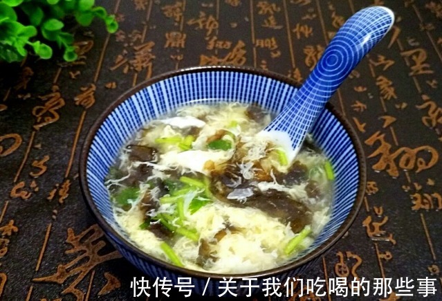 做紫菜鸡蛋汤,第一步不是煮紫菜,难怪不好喝!大厨教你正确做法