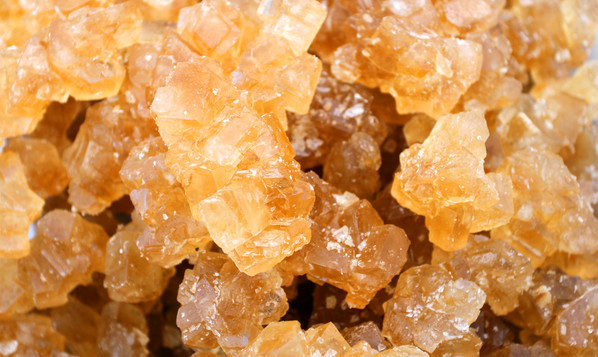 一样是冰糖,“白色”和“黄色”区别是啥知道以后别再瞎买了